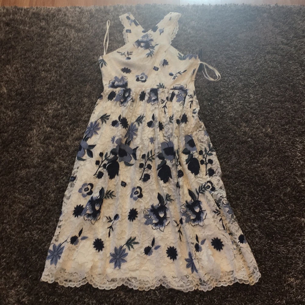 NWT Tahari Dress Size 8